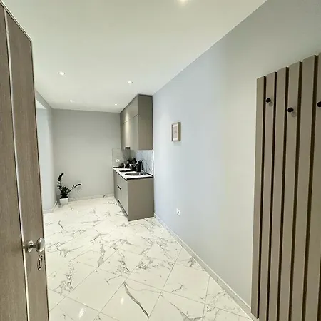 Apartment Trea
